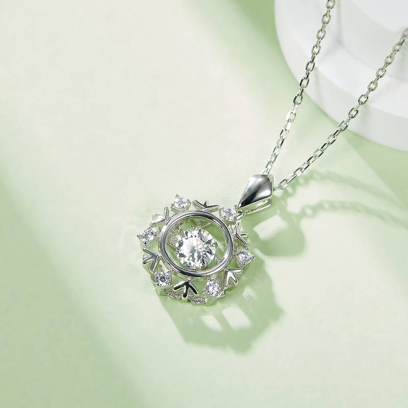 Dynamic Arrow Heart S925 Silver Plated Platinum Moissanite Diamond Necklace 50 Points D-Class